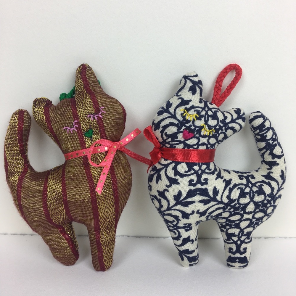 Pair of handmade cats 🐱 keychain ornaments